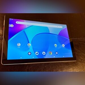 Smart Life Within Reach MB1001 Silver 9.5 Inch Android 2GB RAM 64Gb ROM Tablet